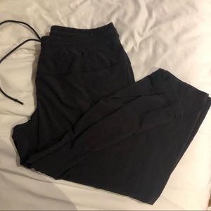 Lululemon cropped pant